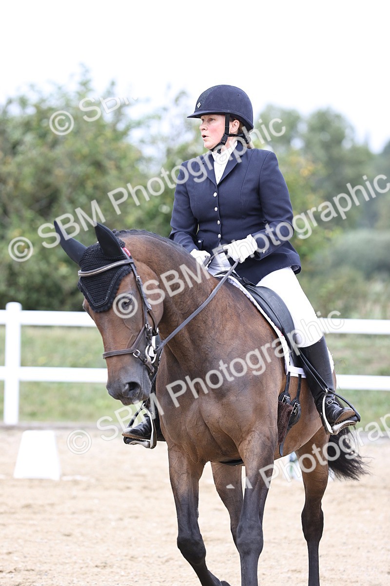 SBM_017488 - Class 14 - Novice 23 - 13.52-14.55