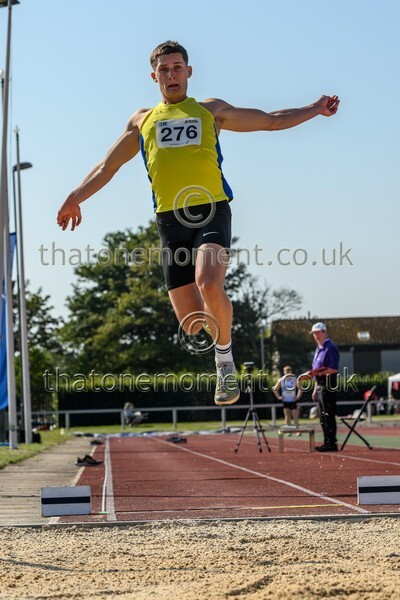 Age25SUN-918496 - Field Male