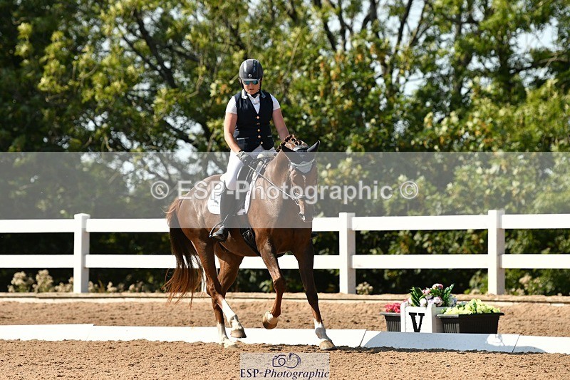 250817-154827-11344 - 214-Verity.PerryVogue