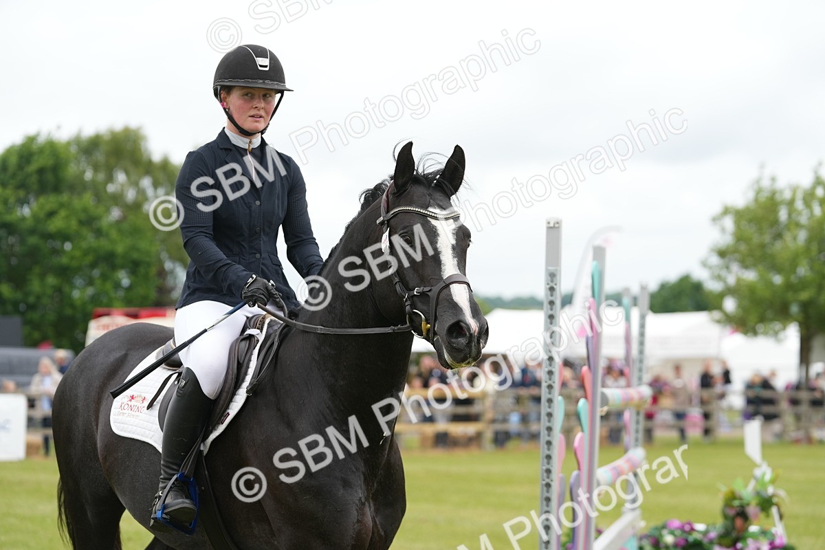 SBM_05125 - Class 201 - British Horse Feeds Speedi Beet Horse of the Year Show Grade  C