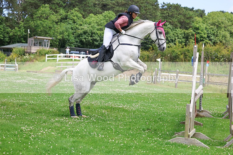 3E7A3528 - Class 6: Hawkins Motors Senior 1.00m Derby