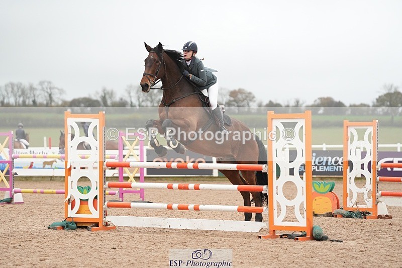 251109-112441-03549 - Cls 20 Newcomers and 1.10m Open