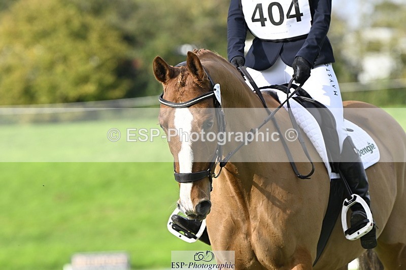 251023A-102428-02840 - F-404-Lucy.Strong