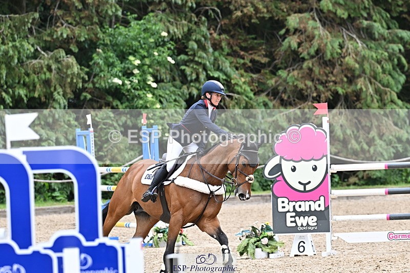 250524A-142124-12451 - D-468-Laura.Collett-LONDON.52
