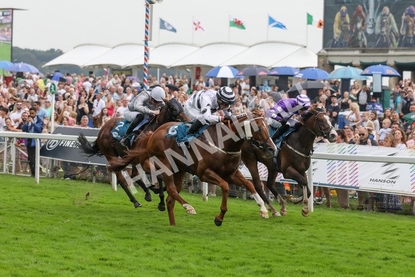 100923-Race 7-Looking For Lynda-4032 - Race 7 4.55pm Brian Taylor 50 Not Out Apprentice Handicap