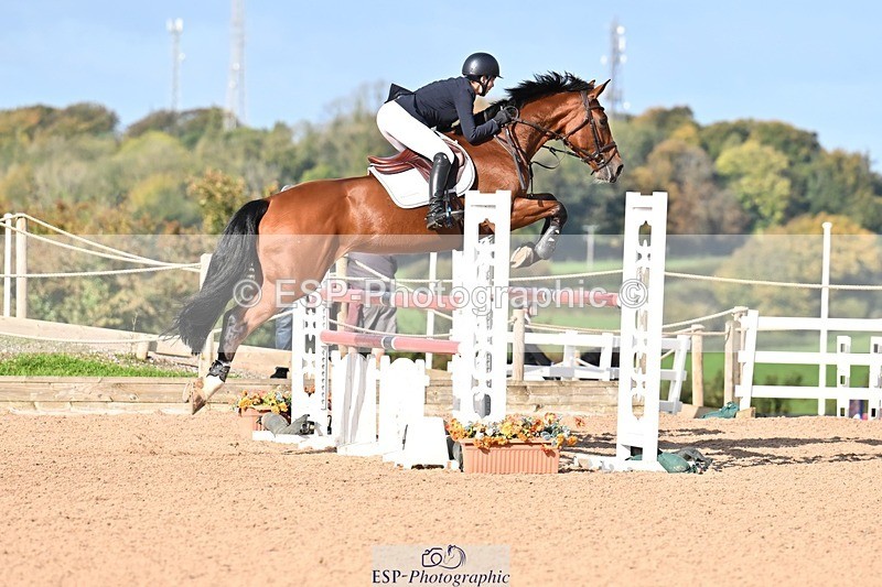 251005-103254-02789 - Cls 15 Foxhunter and 1.20m