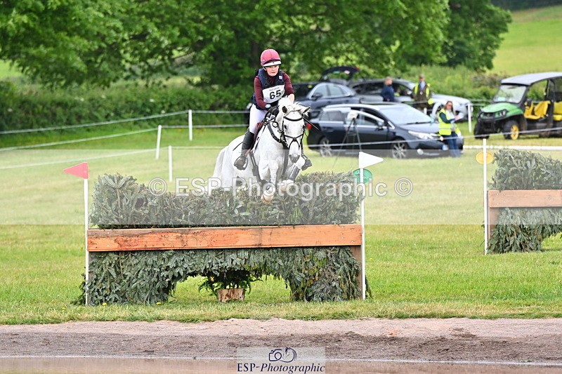 250524A-104702-09402 - A-065-Beatrice.Montgomerie-JAG.WOMANIZER.LADY