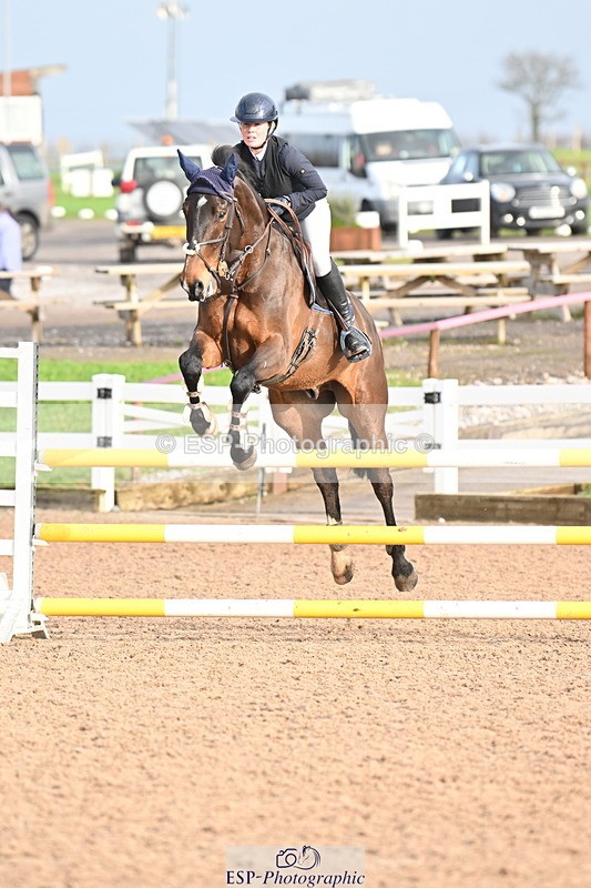 231209A-123649-01787 - Cls 12 Newcomers & 1.10m Open