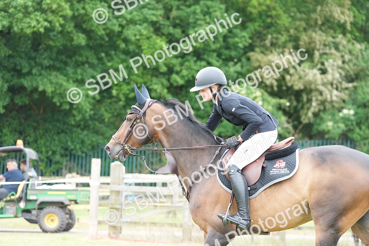 SBM_03100 - Class 201 - British Horse Feeds Speedi Beet Horse of the Year Show Grade  C