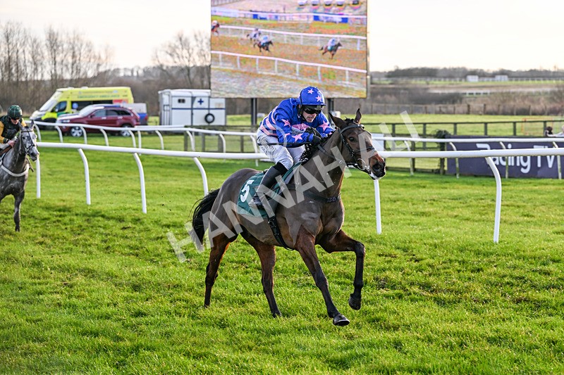 161225-Race 4-Noonetellsmenothin-8488 - Race 4