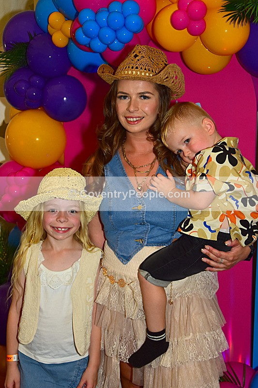 CON-474 - Joey and Ella