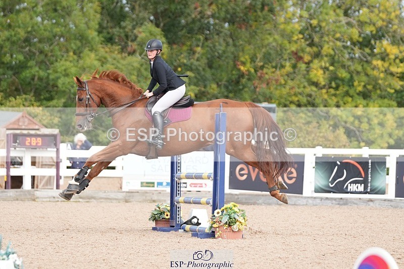 251005-100249-02441 - Cls 22 British Novice and 90cm