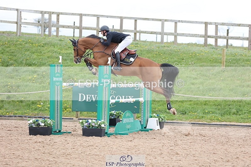 240419A-121850-07155 - Cls 6, 2 Star Medium Tour 1.35m