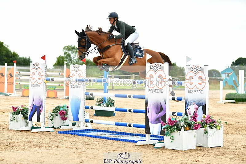 230720A-152852-03886 - Cls 9, 2 Star Big 1.40m Start to break