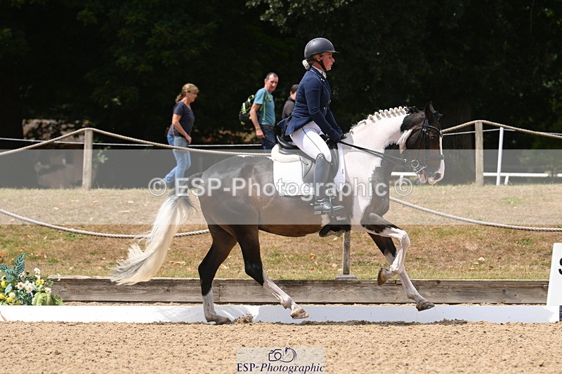 250720A-123914-10419 - 164-Dominique.Kinnaird-Perry-Pallas.Vanquish