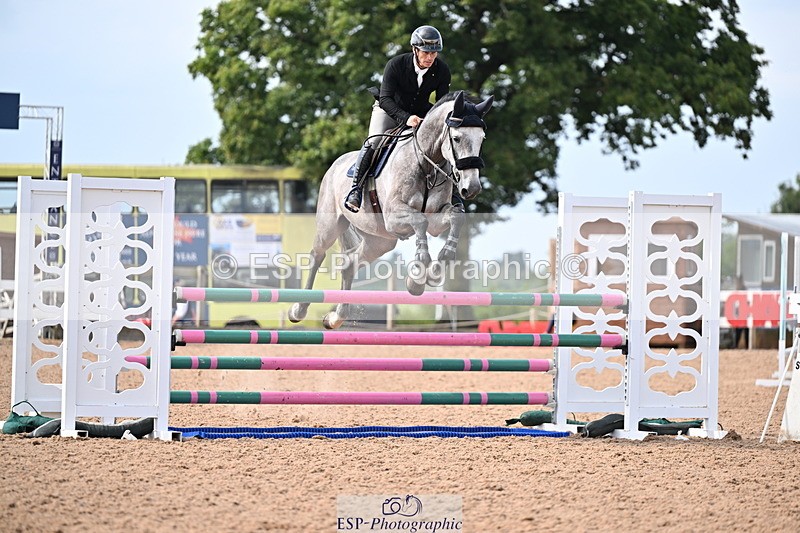 240828A-143938-00964 - Cls 4 Snr Newcomers and 1.10m Open