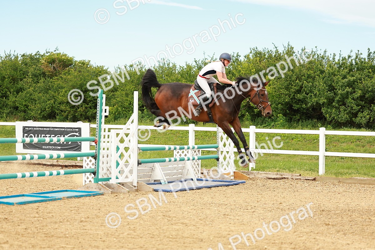 SBM_002111 - Class 4 - Senior Newcomers - 1.10m