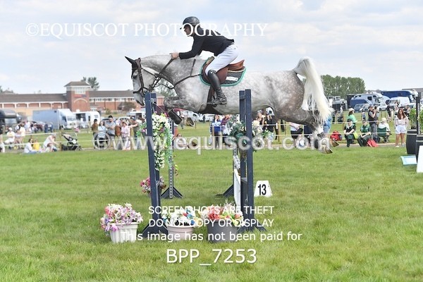 BPP_7253 - CLASS 3 Andrew Hamilton Coach, RHS Foxhunter Championship Qualifier
