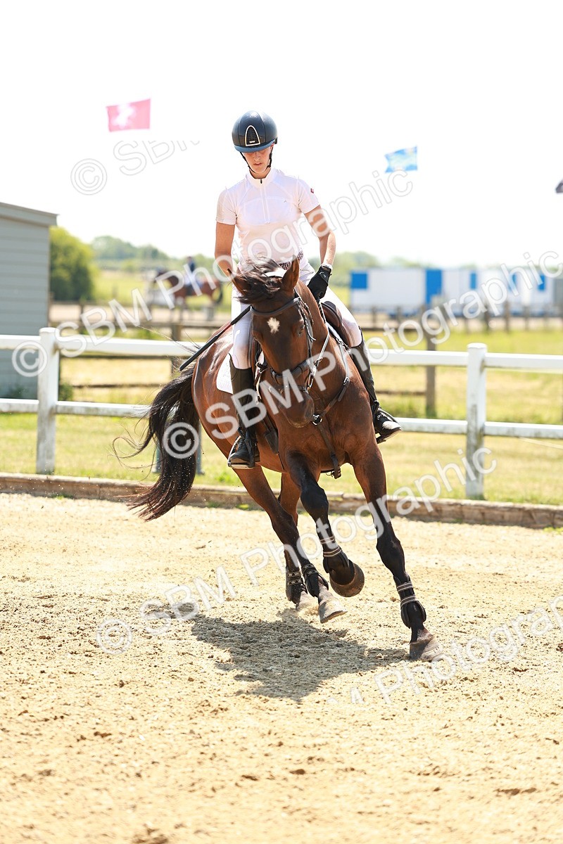 SBM_001516 - Class 4 - Senior Newcomers - 1.10m