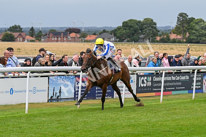 150824-Race 3-Go On Rosie-7860 - Race 3