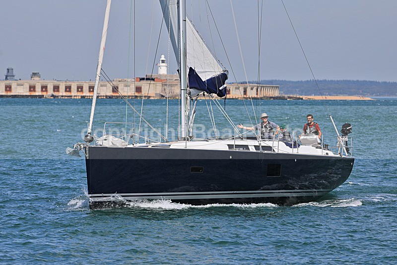 190824 APACHE 11 GBR3430L 1Y3A0415 - Sailboats - monohull