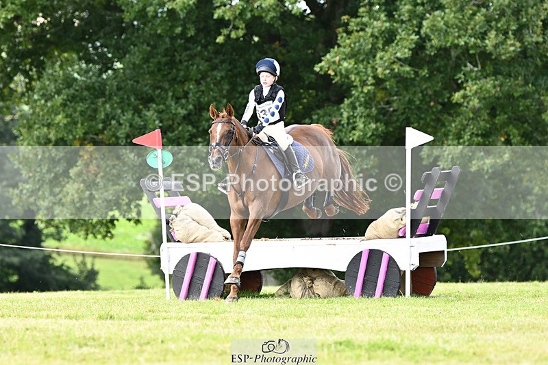 240825X-114428-32100 - 70cm XC 11.00 to 12.00