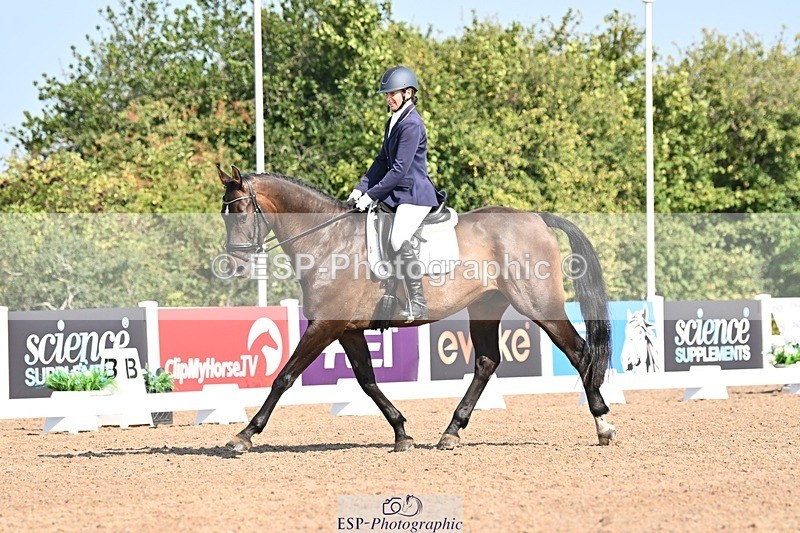 250816-100004-03013 - 096-Louisa.ChattingFirst.Mohican.II