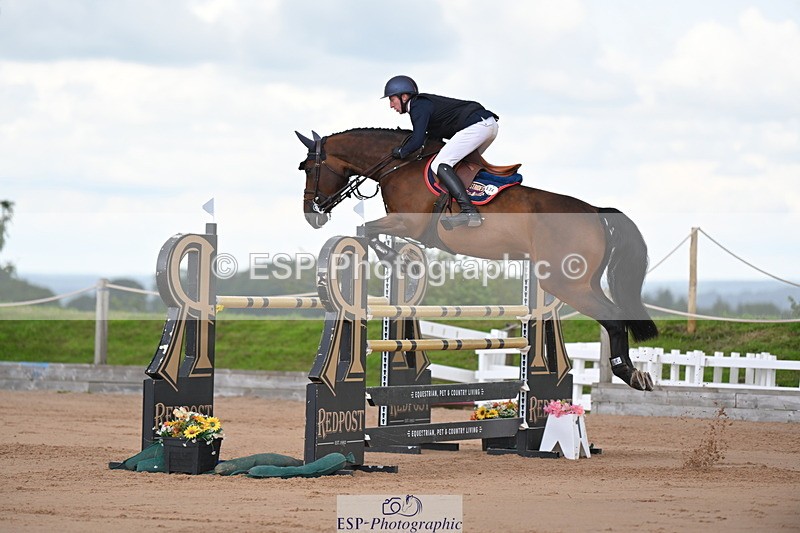 230721A-111842-05613 - Cls 6, 2 Star Medium 1.35m