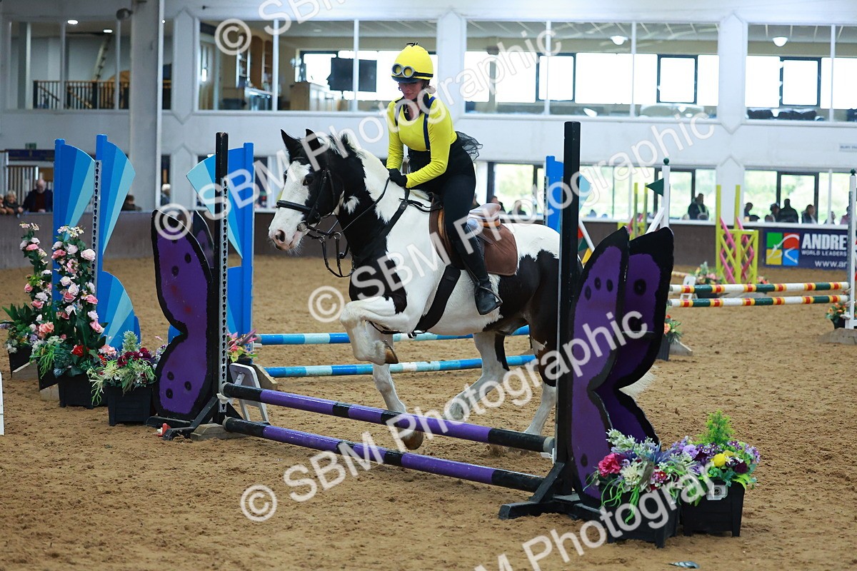 SBM_002313 - Class 3 - Horse & Hound (60cm)