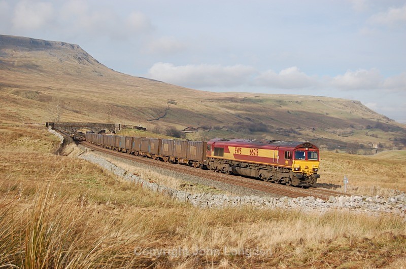 10.2.14 - 66213 6E13 Kirkby Thore - Warrington, Ais Gill - Ais Gill (road bridge southbound)