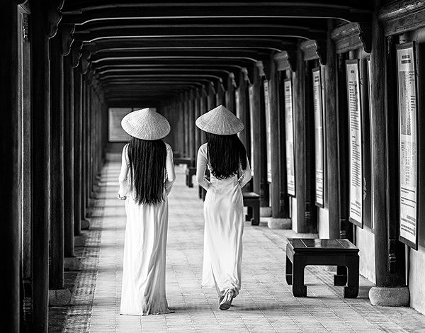  - Black & White