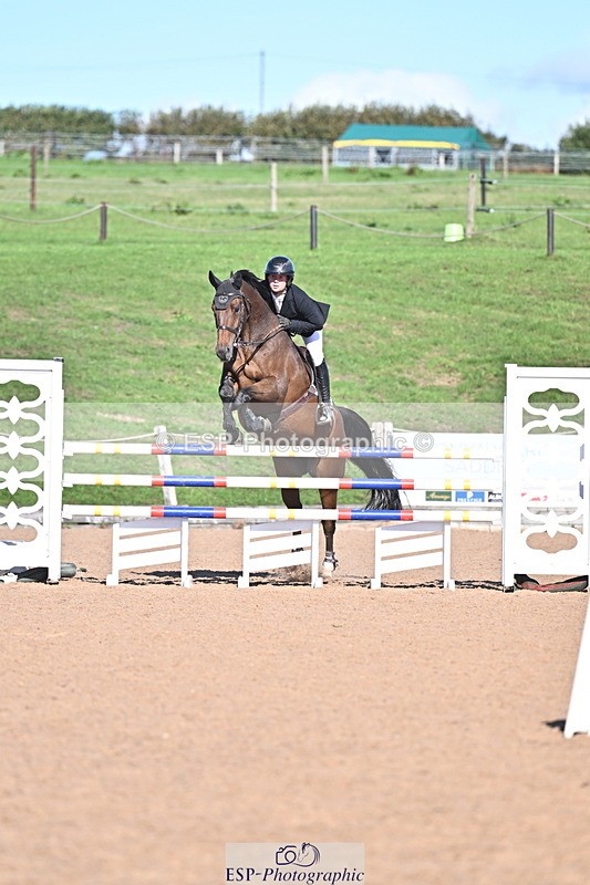 260923B-153601-01044 - Cls 06 Snr Fox & 1.20m Open
