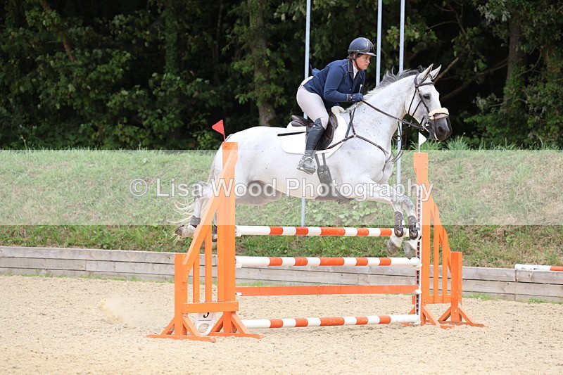 3E7A6325 - Class 8: Senior Newcomers/1.10m open