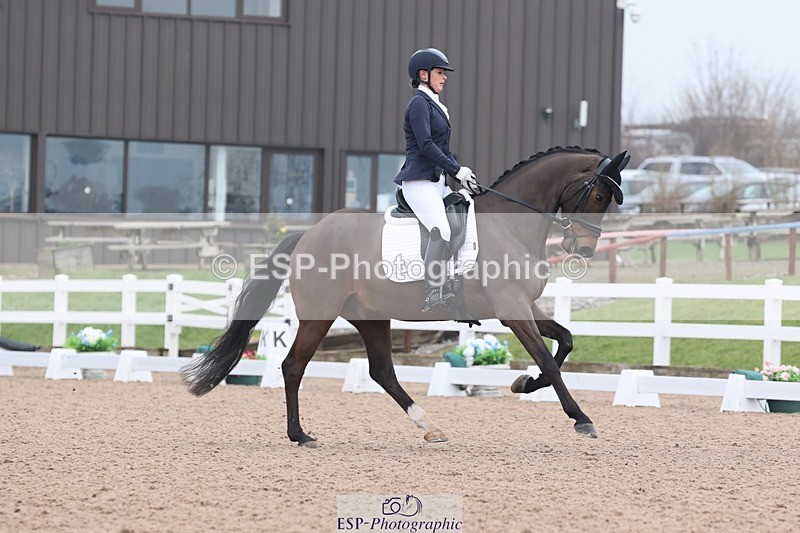 250216-095309-04956 - 229-Tara.Faulds-Platinum.SNW