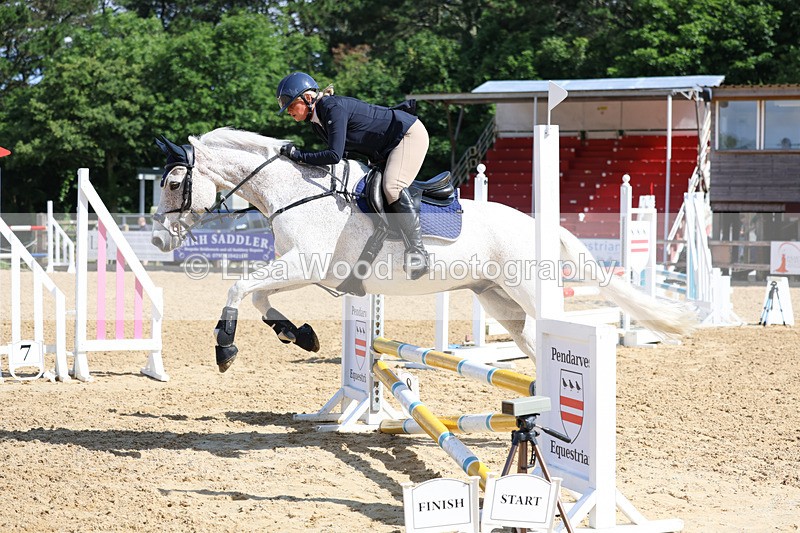 3E7A2701 - Class 2: 70cm Juniors and Seniors