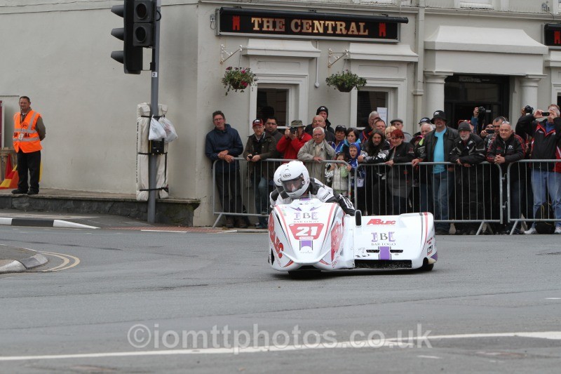 Darren Hope & Paul Bumfrey - Sure Sidecar Race 2