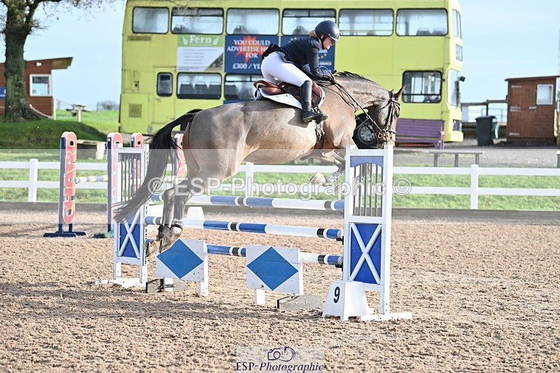 231208A-113545-00530 - Cls 4 Snr 1.05m Open