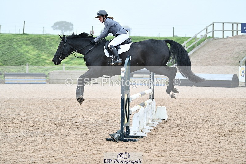 241102A-113313-04324 - SAT Cls 9 British Novice and 90cm Open