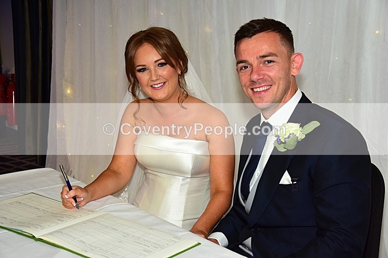CON-603 - Toni & Liam