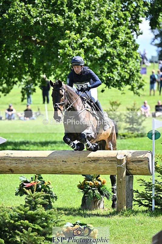 240525-105640-12131 - 323-EMERALD_ENDEAVOUR-Harry_Dzenis