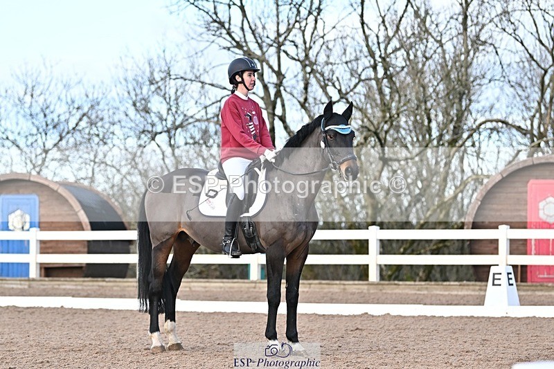 241214-122002-01567 - 132-Alys.Matravers-VORVASHILL.VERTIGO