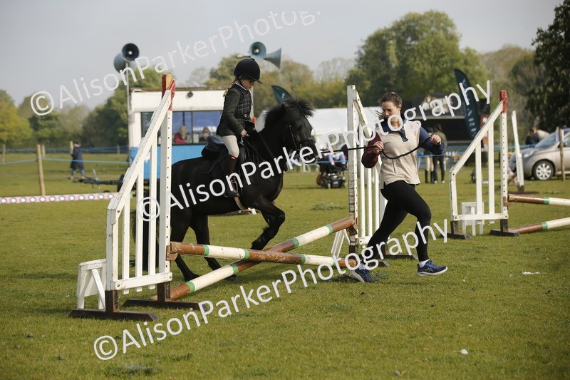 20260426-0976 - Class 1 - Mini Jumping - Lead rein or Assisted