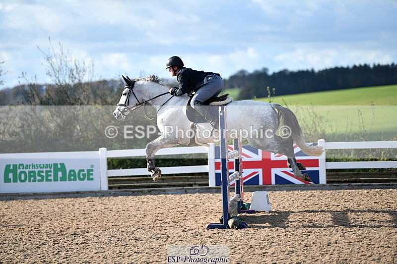 231110A-135851-00729 - Cls 5 Newcomers & 1.10m Open