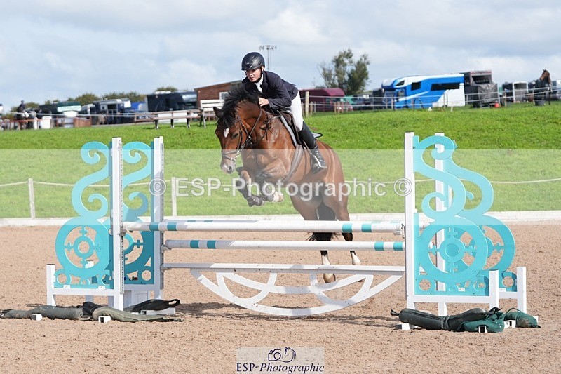 250921-114544-02541 - Cls 6 Pony Newcomers and 1m