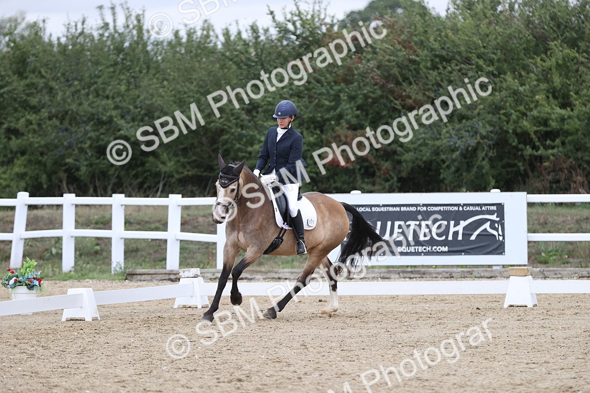 SBM_004252 - Class 9 - Novice 3 Champs