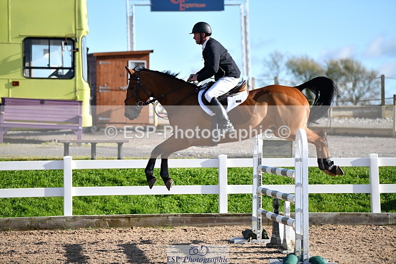 231110A-135341-00697 - Cls 5 Newcomers & 1.10m Open