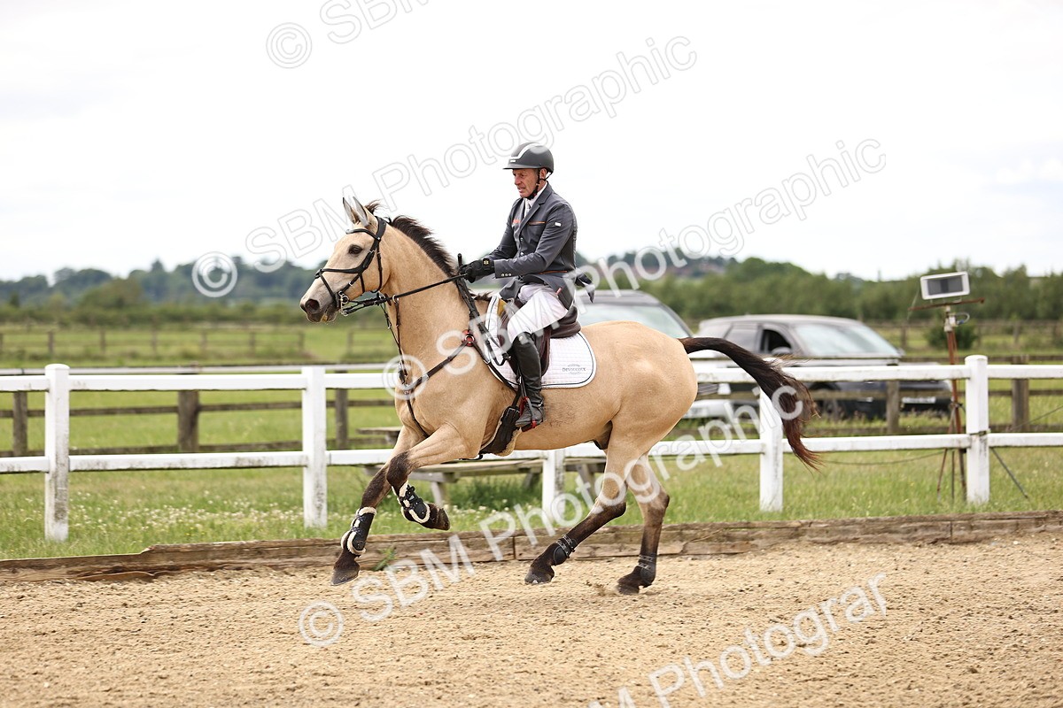 SBM_007685 - Class 19 - Senior Newcomers - 1.10m