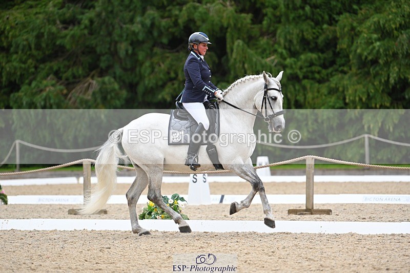 230813-173445-08702 - Cls 14 Medium Silver 16.45 to End