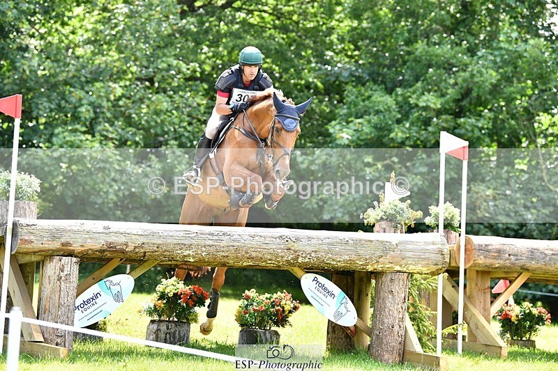 260530A-131207-15169 - C-302-Matthew.Glentworth