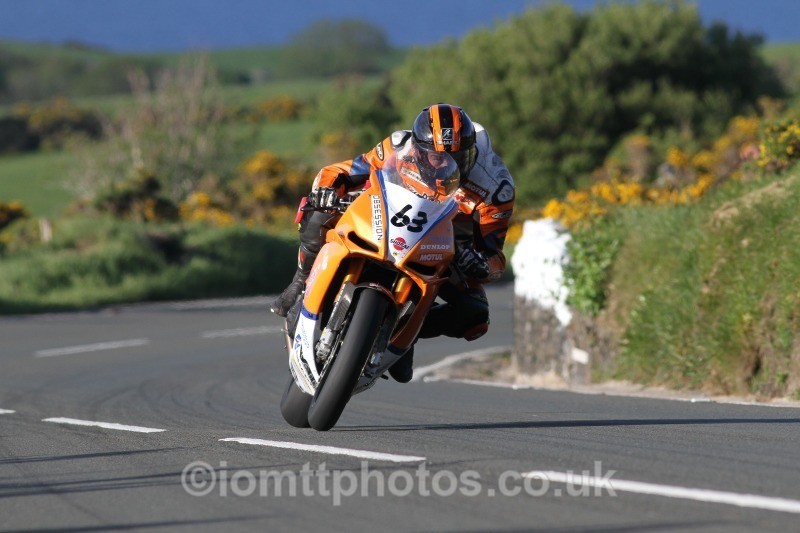 David Hewson Aprilia / Obsession Engineering - Monday Practice Solos